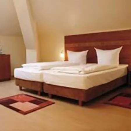 Monte Cristo Hotel