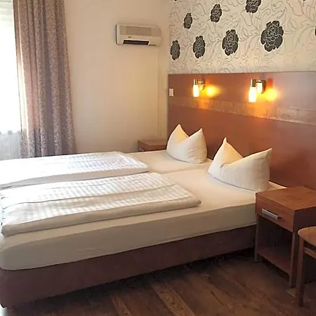 Monte Cristo Hotel