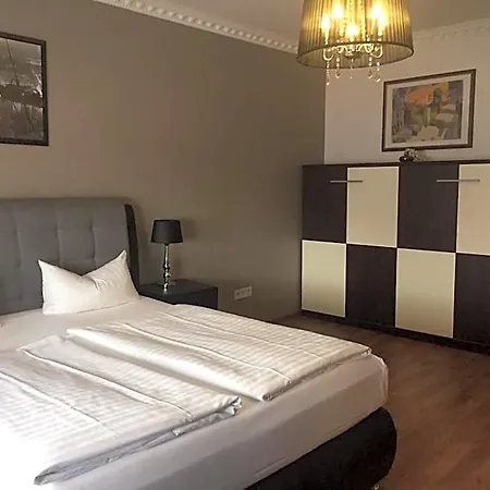 Monte Cristo Hotel