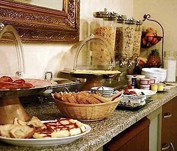 Monte Cristo Hotel